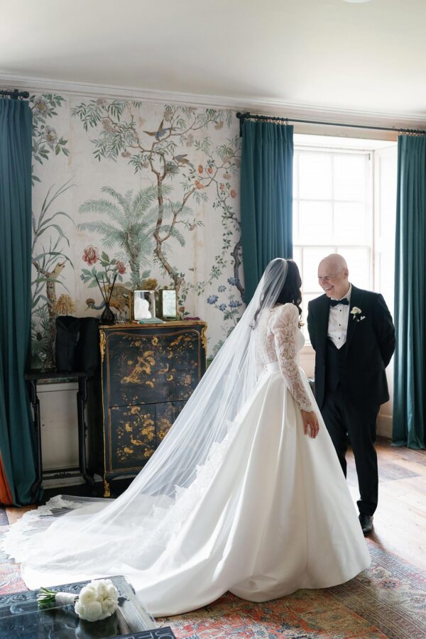 bride and father first look